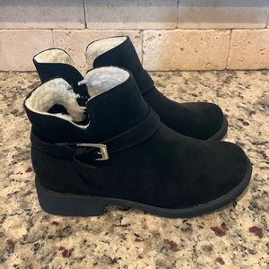 NWT size 2 Justice boots
